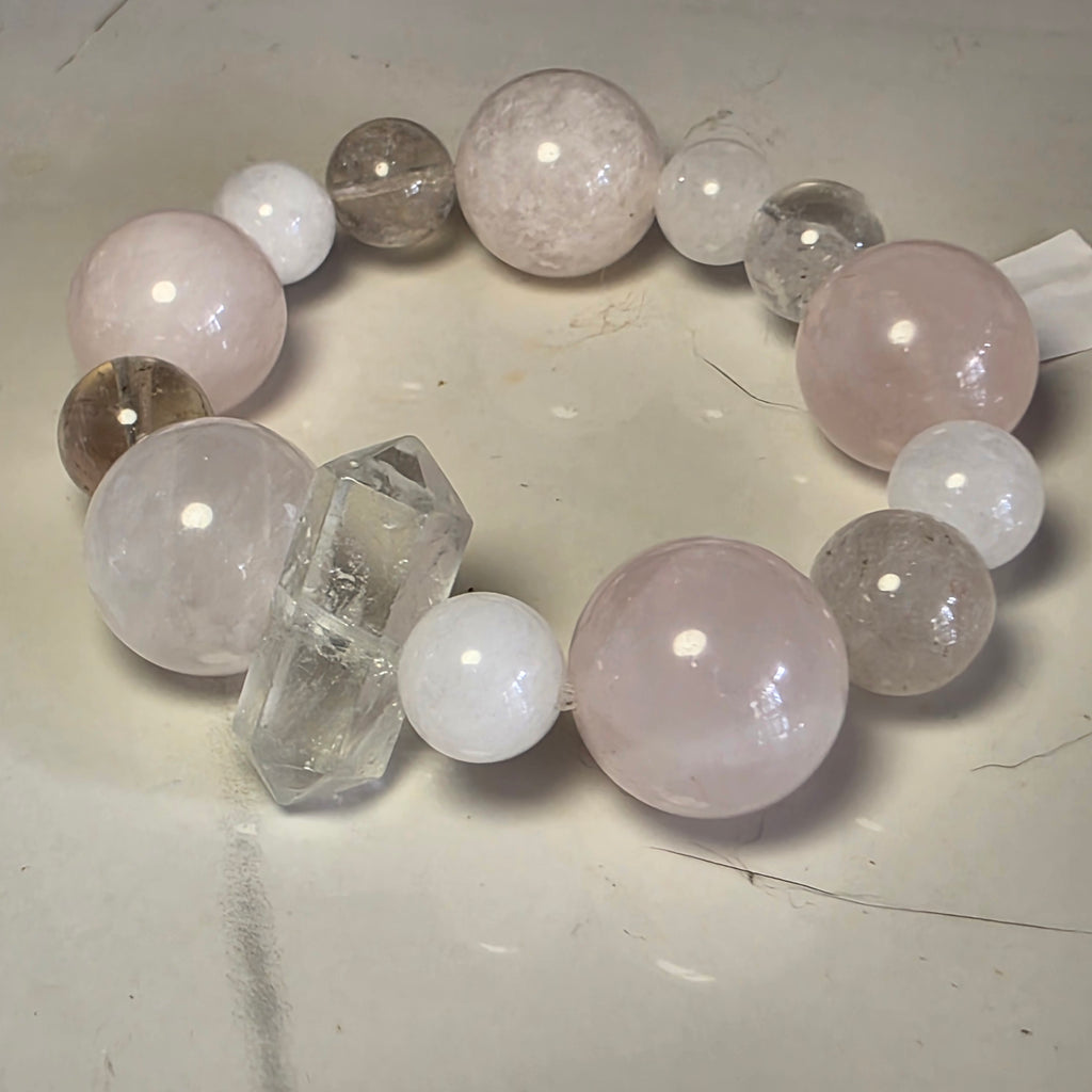 ✨【 靈貓選品 ｜ 心輪調和 】20mm巨咪馬達加斯加粉晶 ⚔️ 雙尖原石晶柱設計多寶款手串